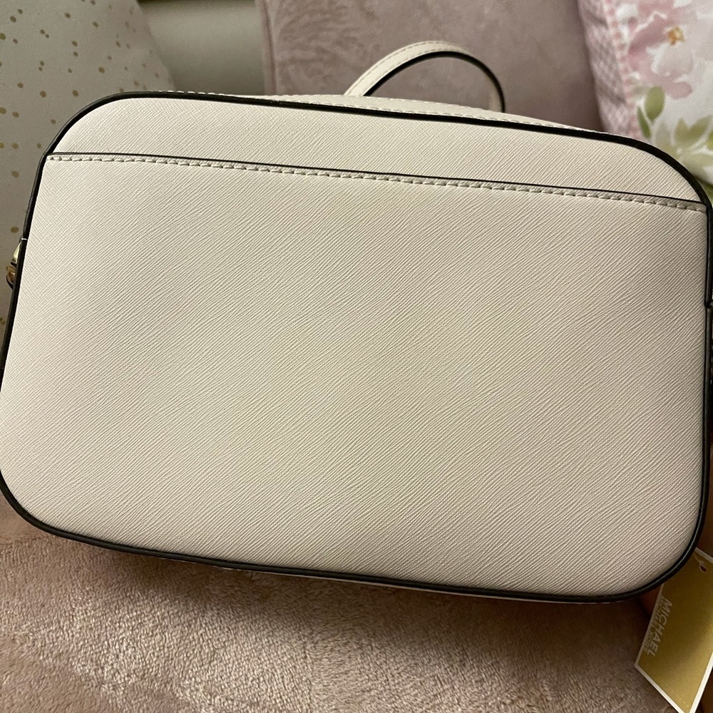 Michael Kors jet set crossbody with chain NWT - Picture 2 of 4